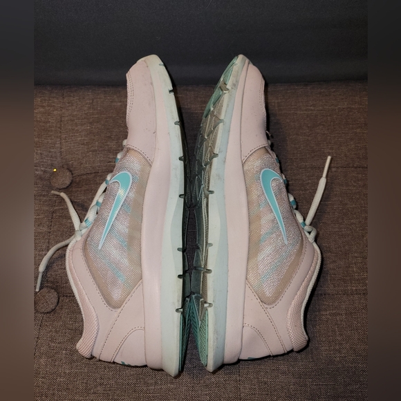 NIKE Womens Tennis Shoes Size 8 Teal Gray - Picture 5 of 9